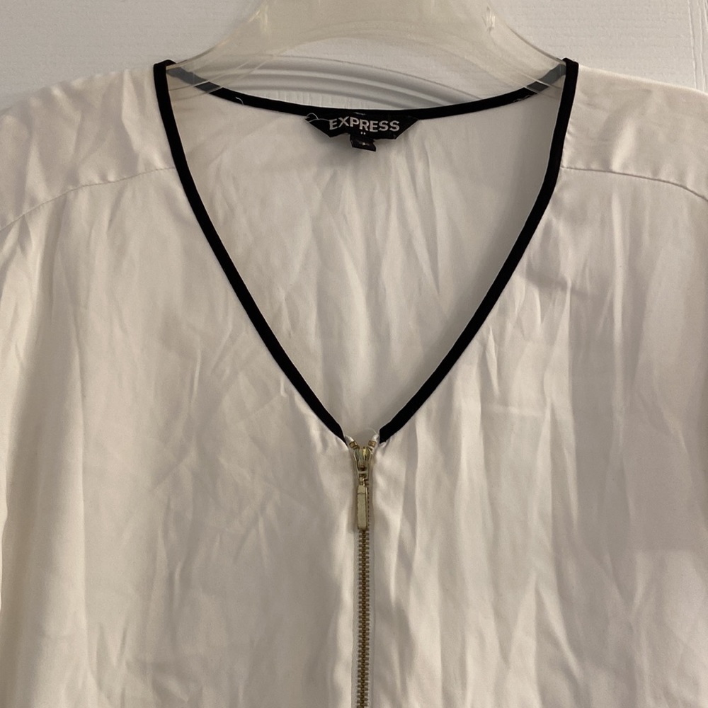Express Top - Picture 2 of 7